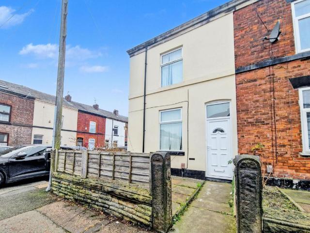 House for rent in Besses o' th' Barn, Bury