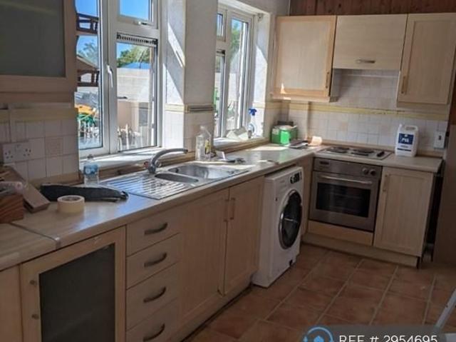 House for rent in Spring Park, Luton