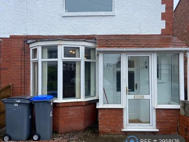 House for rent in Common Edge, Blackpool