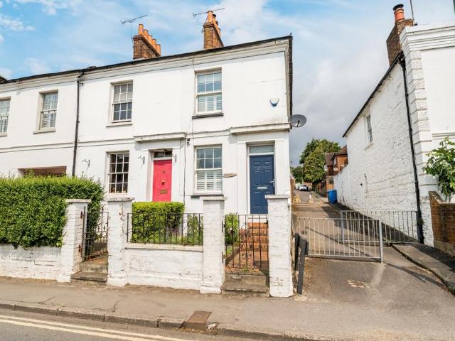House for rent in Fole, Surrey