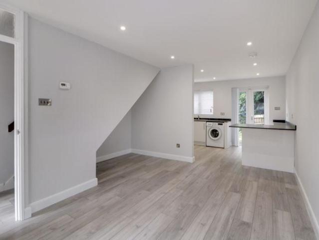 House for rent in Martin's Heron, Winkfield