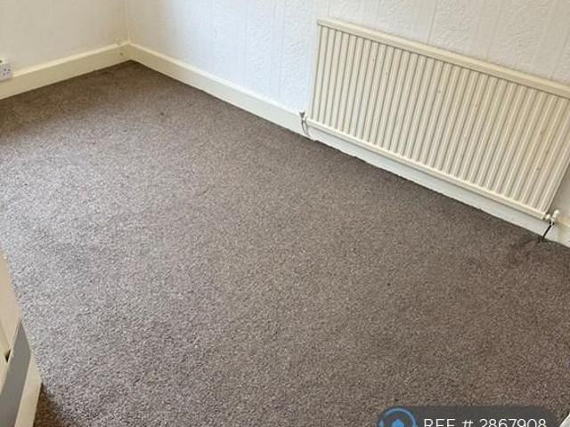 House for rent in Hathershaw, Pendock
