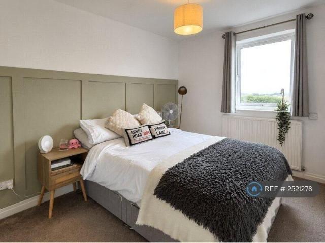 House for rent in Shaw, Bradford
