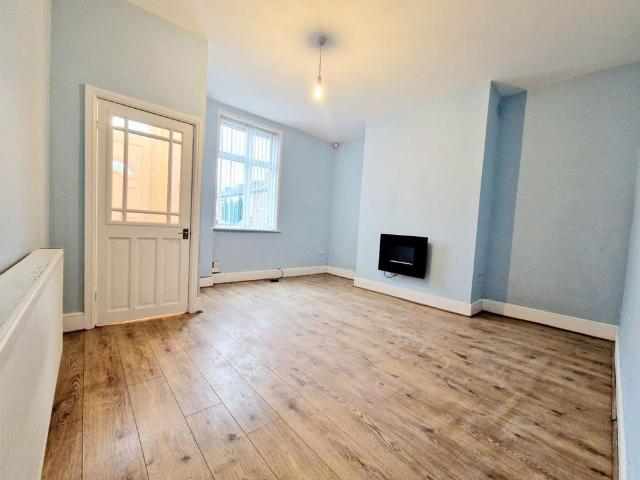 House for rent in Besses o' th' Barn, Bury