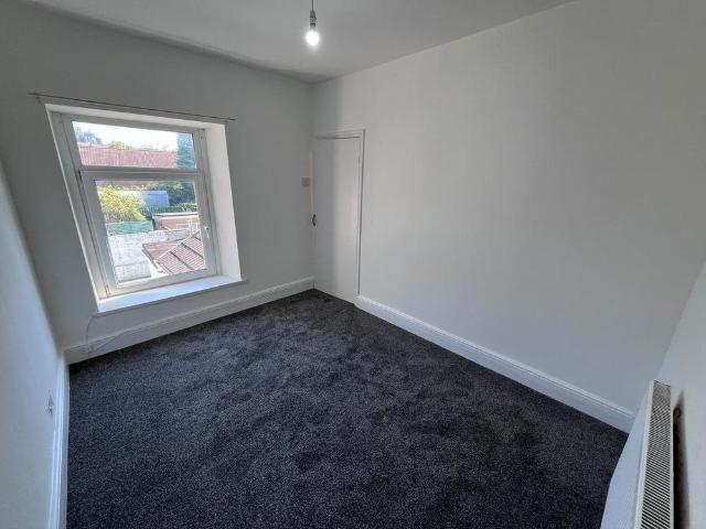 House for rent in Cwmbwrla, Nangreaves