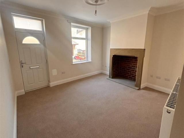 House for rent in Brookfoot, Brighouse
