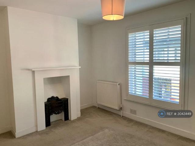 House for rent in Longlands, Halfway Street