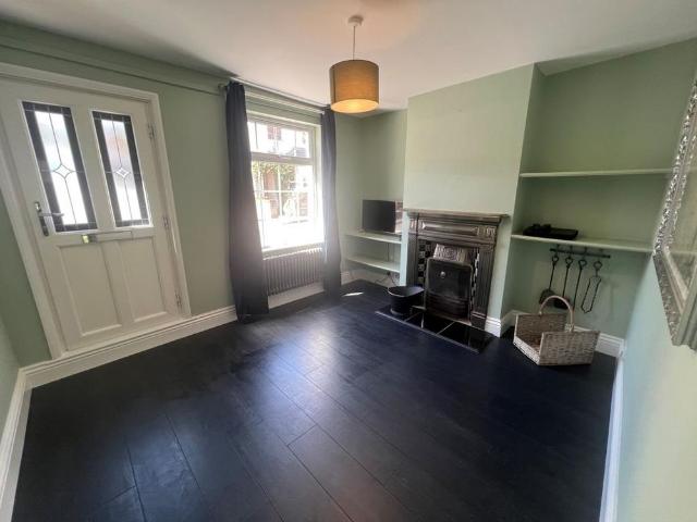House for rent in Row Town, Surrey