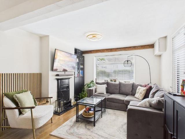 House for rent in Beaconsfield and Chepping Wye Community Board, Flackwell Heath