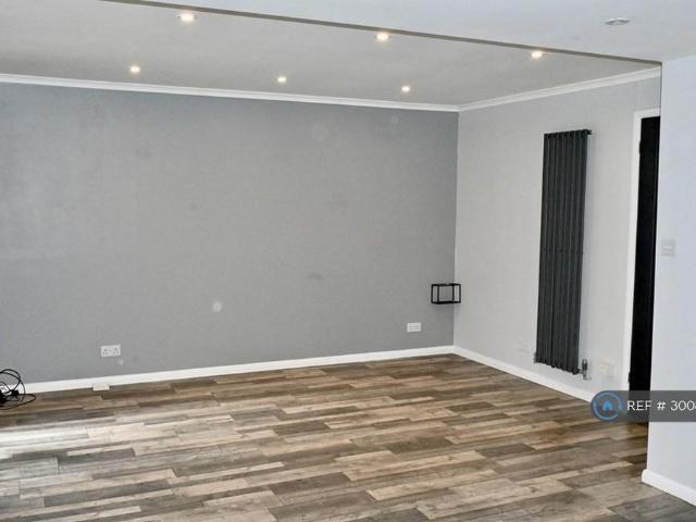 House for rent in Thorplands, Northampton