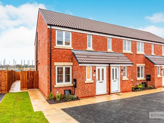 Apartment for rent in Priors Hall Park, Weldon