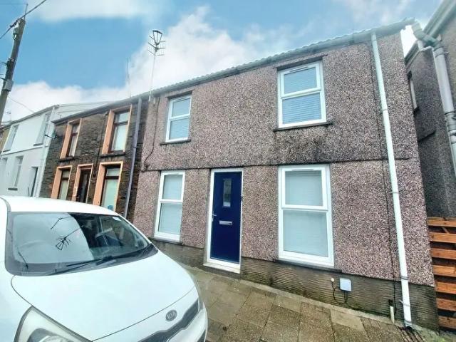 Apartment for rent in Gadlys, Aberdare