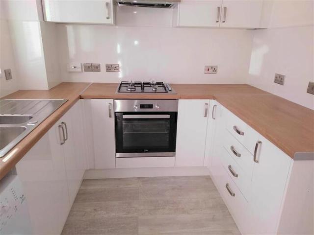 Apartment for rent in Tirdeunaw, Swansea