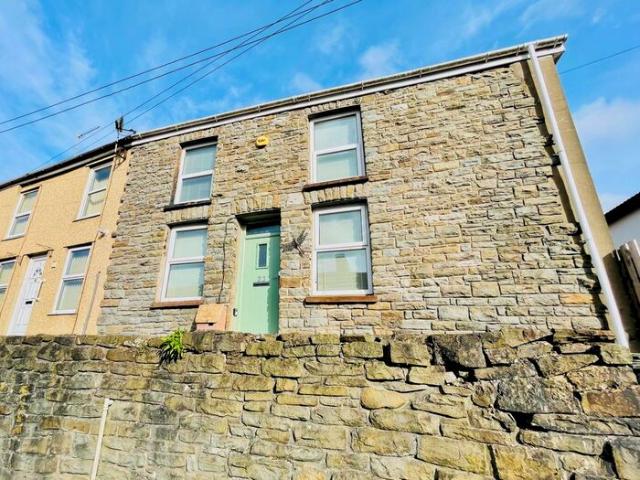 Apartment for rent in Troed-y-rhiw
