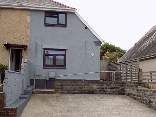 Apartment for rent in Nangreaves, Wales