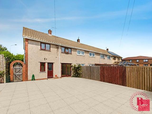 Apartment for rent in Nangreaves, Wales