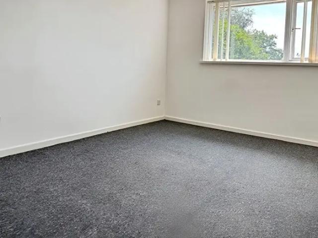 Apartment for rent in Fforest-fach, Swansea