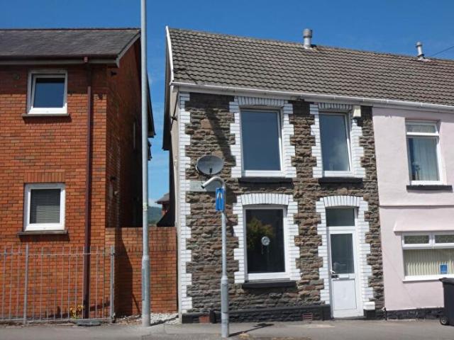 Apartment for rent in Cimla, Neath