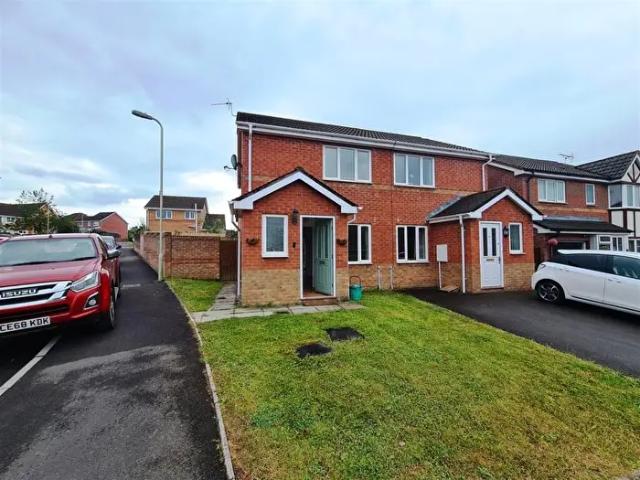 Apartment for rent in Llanharan, Bryncae