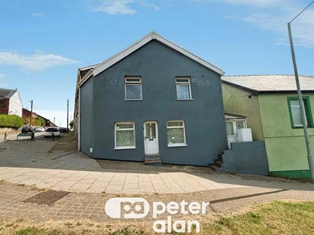 Apartment for rent in Maesteg, Caerau