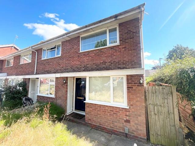Apartment for rent in Woodloes Park, Green Close
