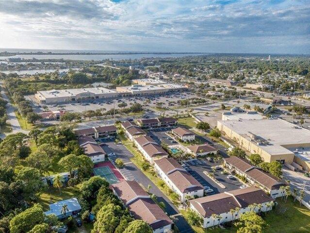 Condo for sale in Englewood Condo for sale in Englewood