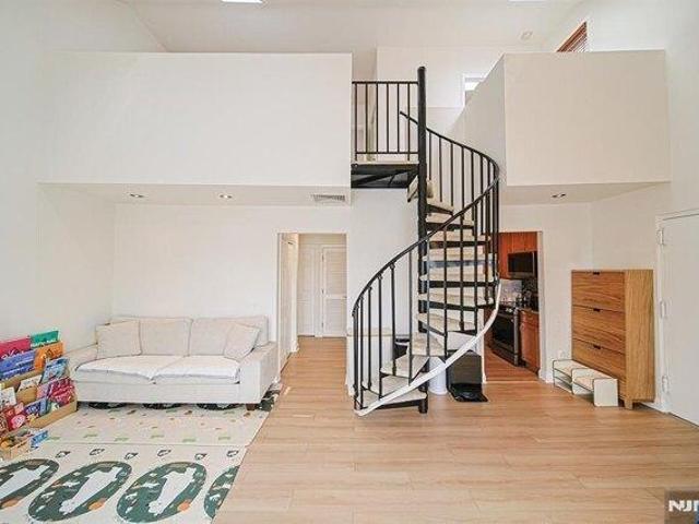 Condo for sale in Englewood, New Jersey