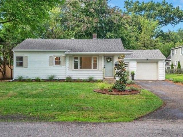 House for sale in Essex Junction, Vermont