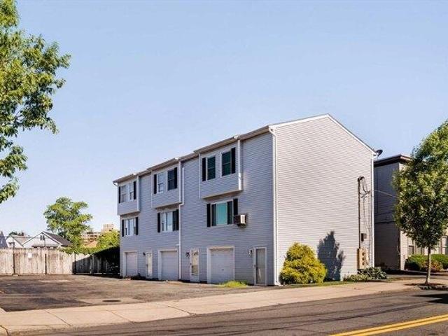 Condo for sale in Everett, Massachusetts