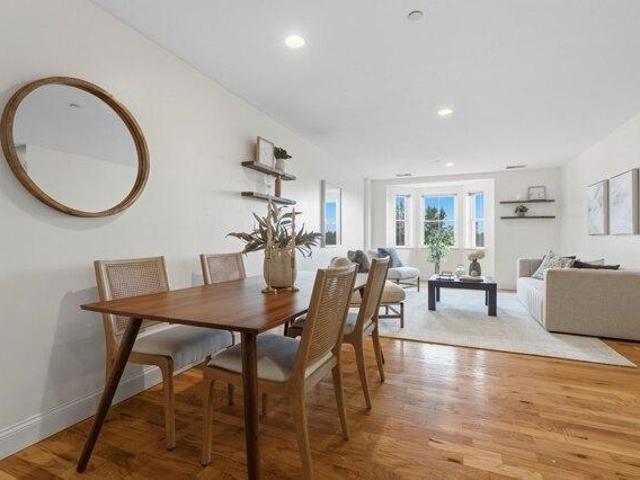 Condo for sale in West Everett, Everett