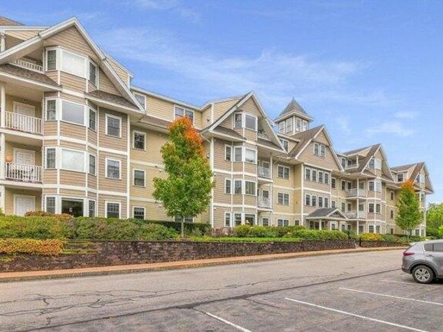 Condo for sale in Stirling Hill, Exeter