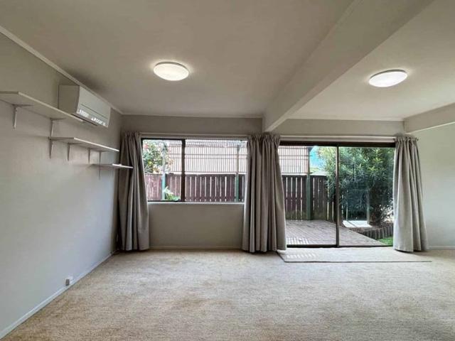 Townhouse for rent in Howick, Oroua County
