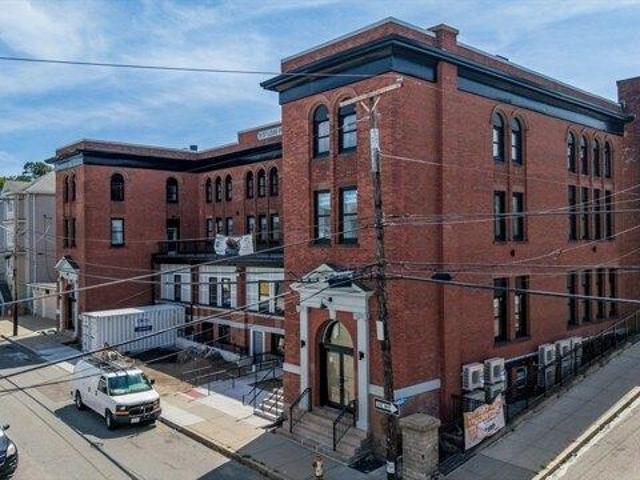 Condo for sale in Bristol, Massachusetts