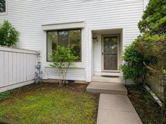 House for sale in Farmington, Connecticut