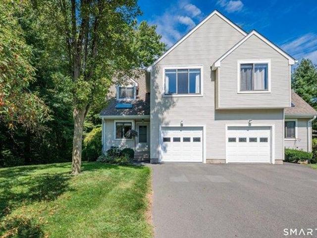 House for sale in Farmington, Capitol Planning Region