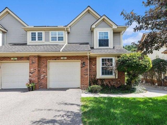 Condo for sale in Fenton, Michigan