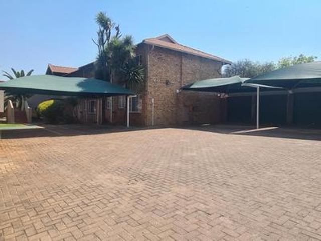 Townhouse for rent in Ekurhuleni, Gauteng
