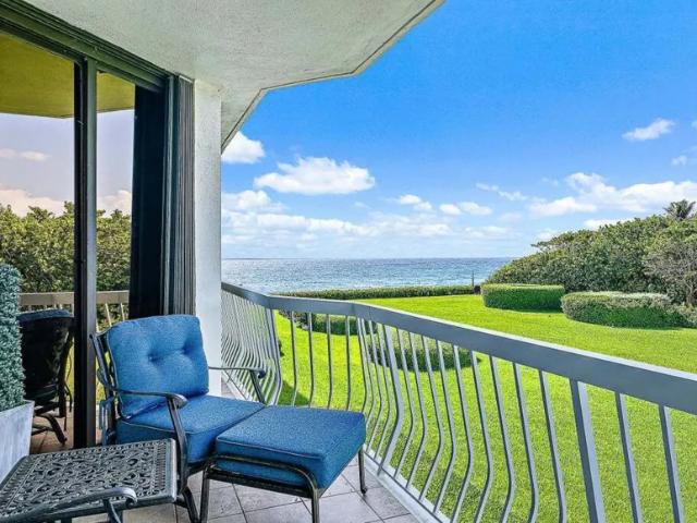 Apartment for sale in Palm Beach, Florida