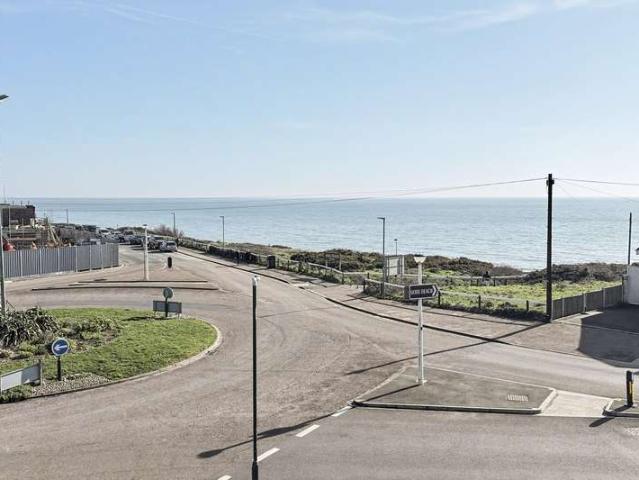 Flat for sale in Southbourne, Bournemouth