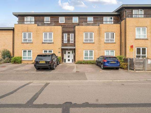 Flat for sale in Enborne, West Berkshire