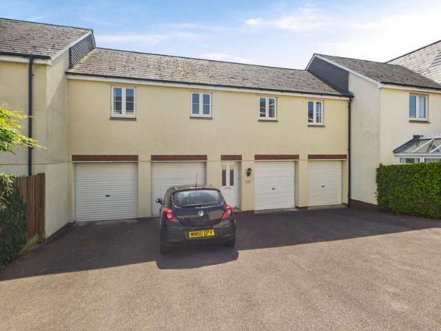 Flat for sale in Budlake, Devon