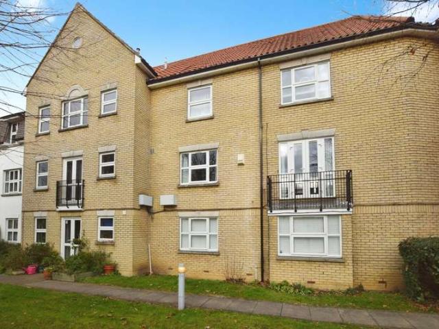 Flat for sale in Chelmsford, Essex