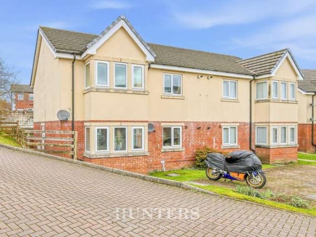 Flat for sale in Trub, Burnedge