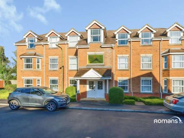 Flat for sale in Priest Down, Hampshire