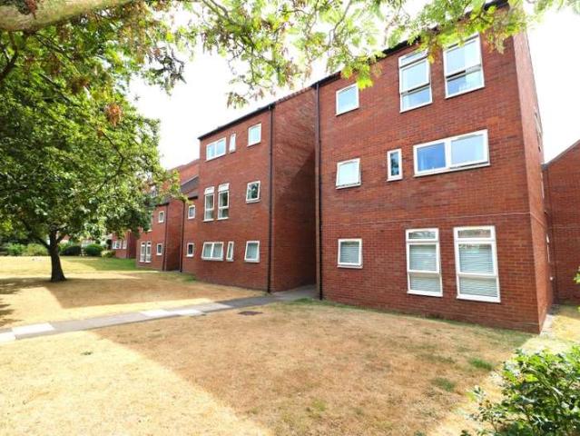 Flat for sale in Shirley, West Midlands