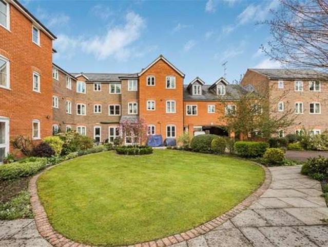 Flat for sale in Southdown, St Albans