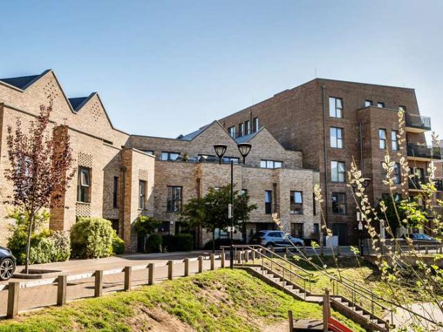 Flat for sale in Cockfosters, Greater London
