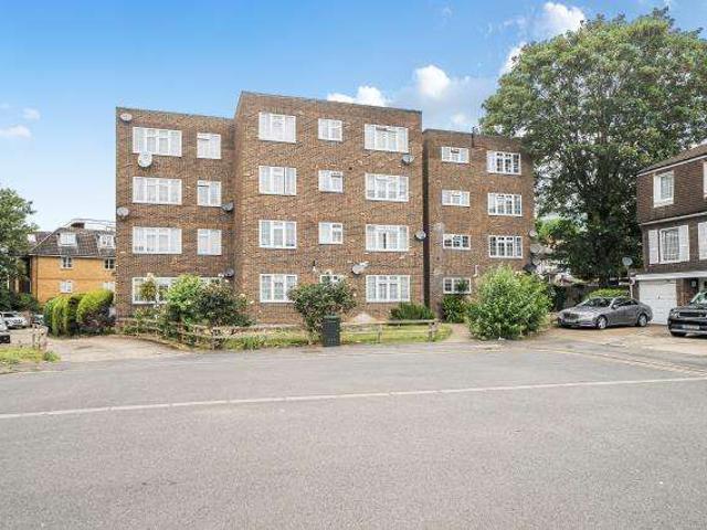Flat for sale in Slough