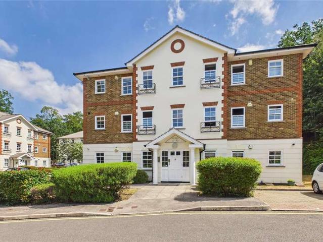 Flat for sale in Old Dean, Heol-las