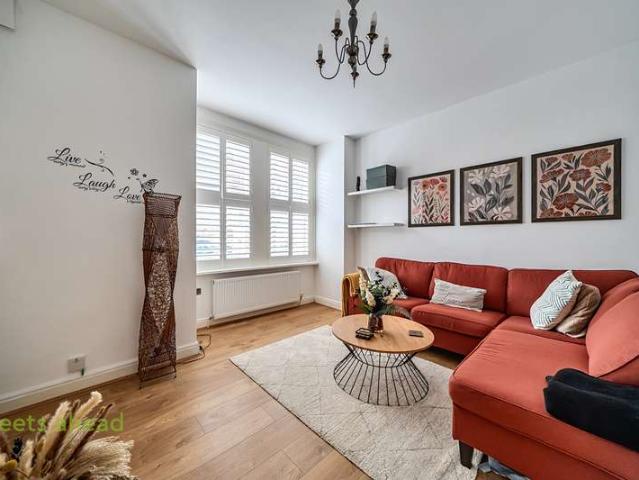 Flat for sale in London Borough of Croydon, Selhurst